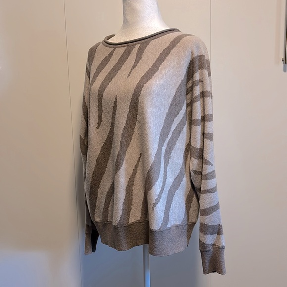 Tahari Tan Animal Tiger Print sweater - Picture 1 of 5
